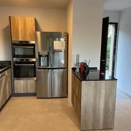 Climatise Pinarello Lägenhet *